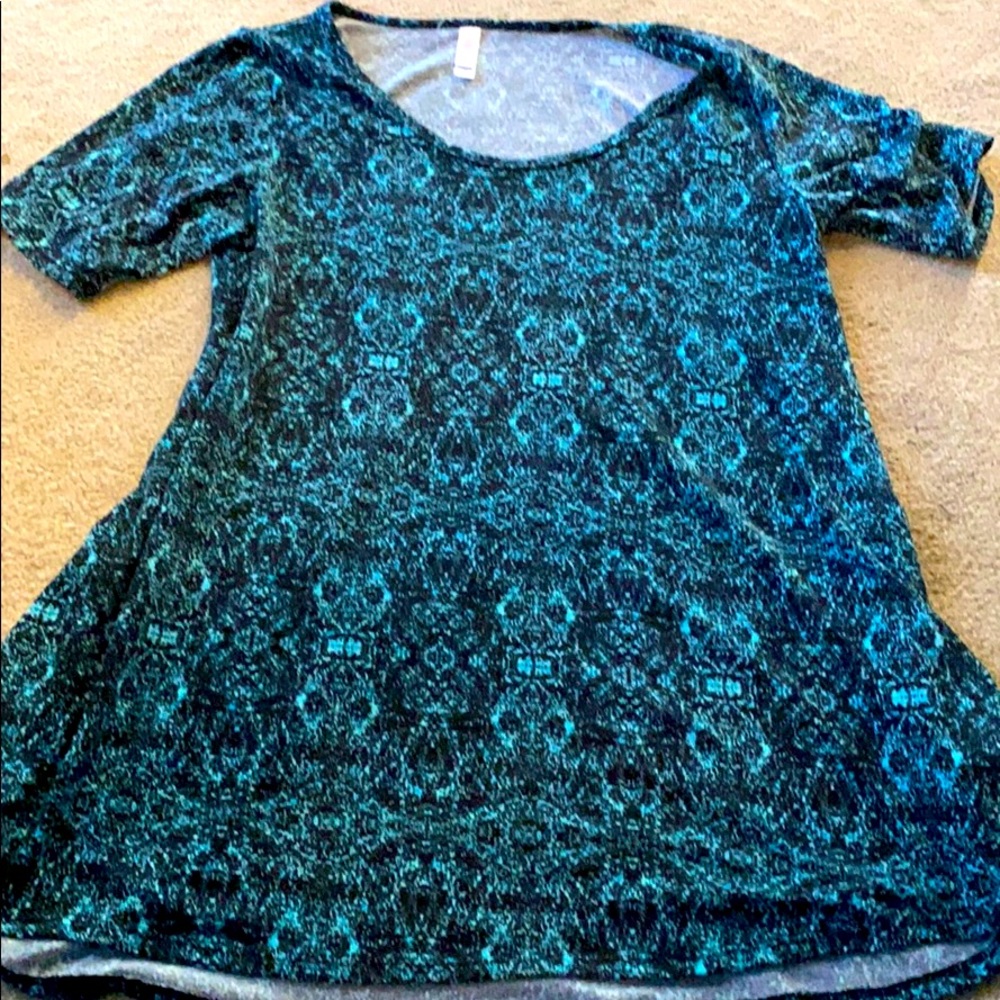 Lularoe shirt size small